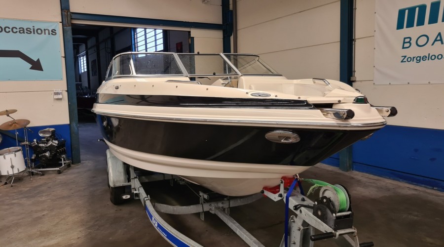 Larson LXi 228 Bowrider