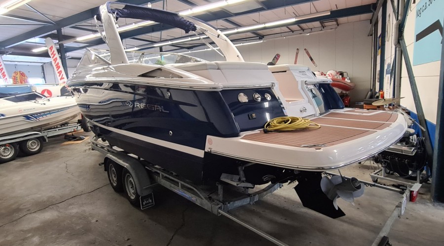 Superdikke Regal 2750 Cuddy