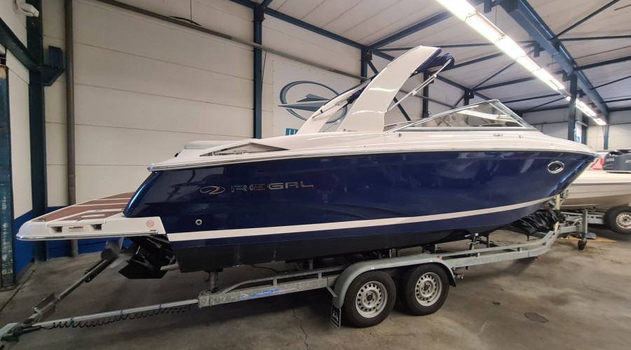 Superdikke Regal 2750 Cuddy