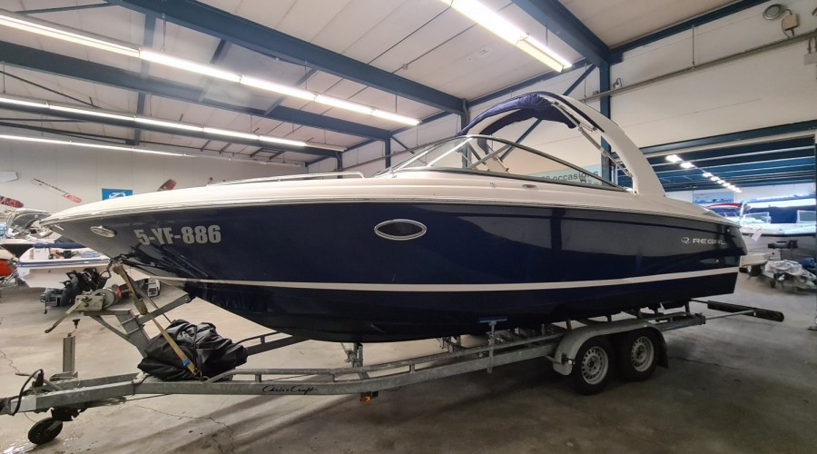 Superdikke Regal 2750 Cuddy