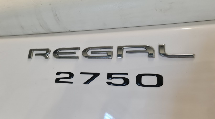 Superdikke Regal 2750 Cuddy