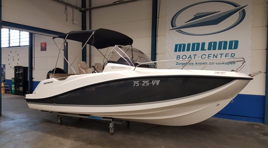 Quicksilver 605 Sundeck