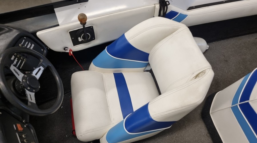 Ski Nautique Closed Bow uit 1992 op LPG