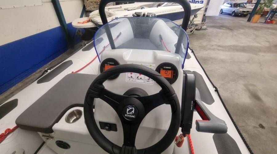 Zodiac Open 4.2 RIB met Yamaha F40FETL en trailer (NIEUWSTAAT)