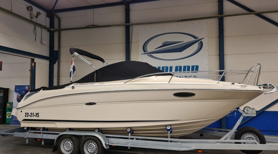 Sea Ray 235 Weekender