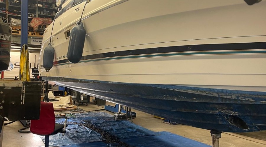 Bayliner 2855 (z&eacute;&eacute;r compleet)