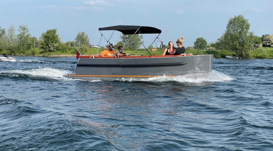 Luxury Tender 55 (DEMO)