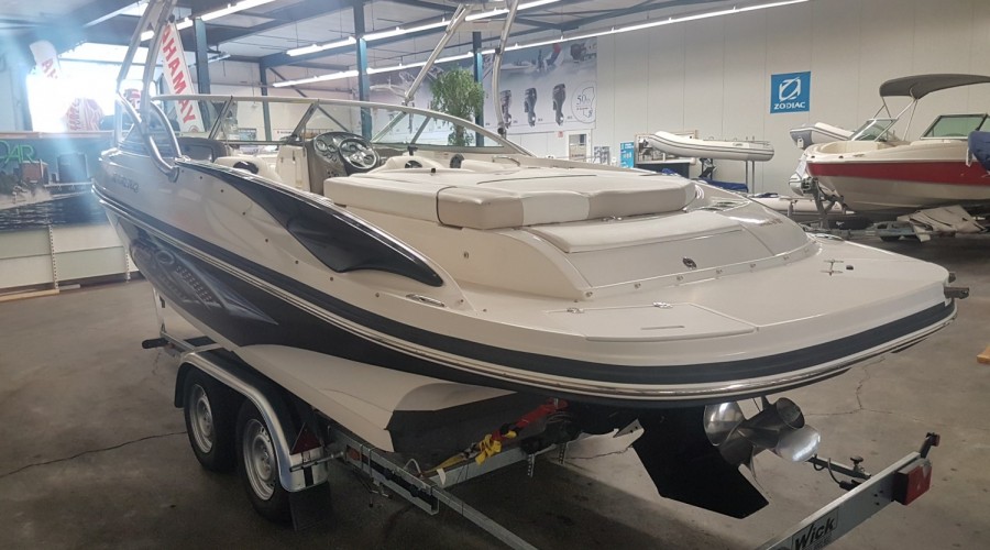 Rinker 226 Captiva R1