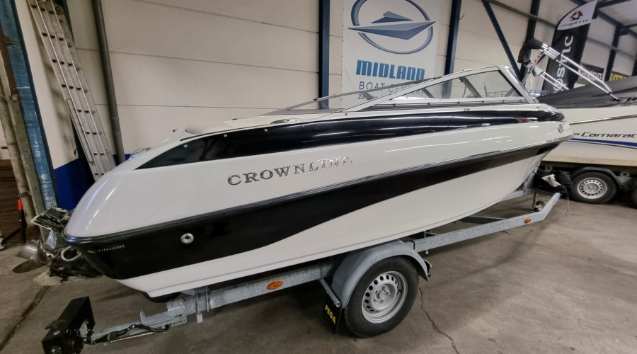 Nette Crownline 18 SS met MerCruiser 3.0 en Pega trailer