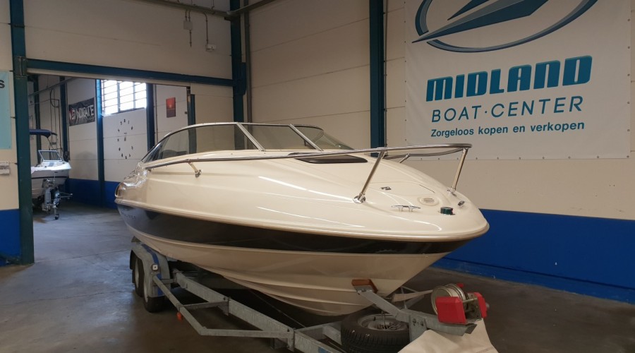 Zeer nette Bayliner 2052 LS Capri cuddy uit 1999