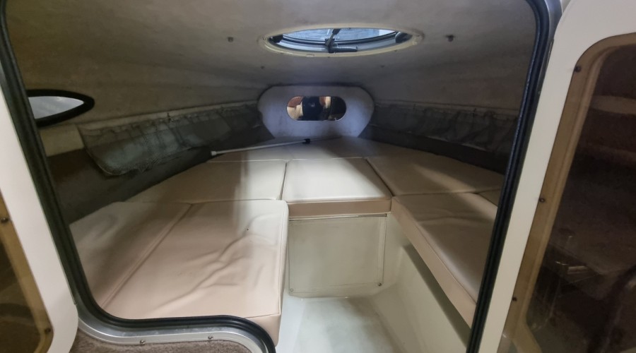 Stingray 205 CX 5.0 MPI met trailer en slechts 149 uur